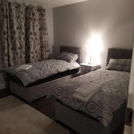 Spacious Two Bedroom Newport St 8 * Dublin