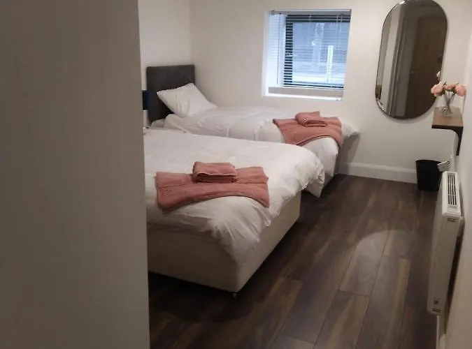 דירה Spacious Two Bedroom Longs Place, 8